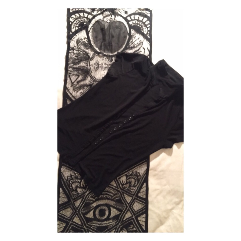 ⬛️ Black button up blouse ⬛️